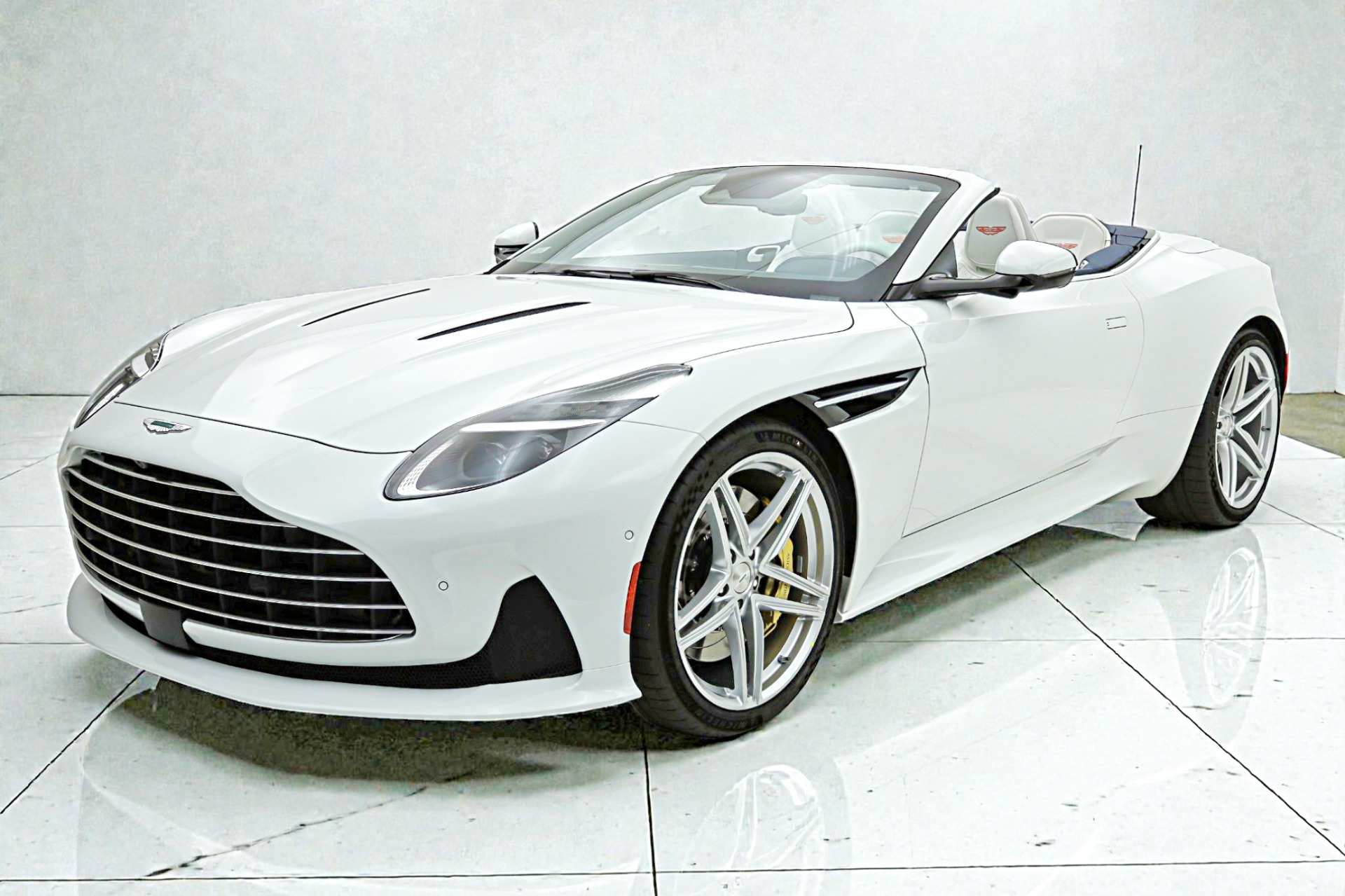 aston martin db12 2026 SCFRMFGW2TGM17108 image aston martin db12 2026 SCFRMFGW2TGM17108 image